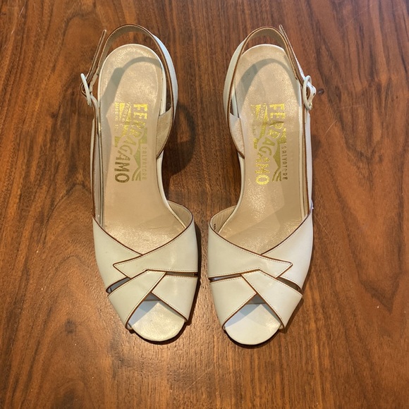 Vintage Salvatore Ferragamo Bussola Heels - Picture 8 of 9
